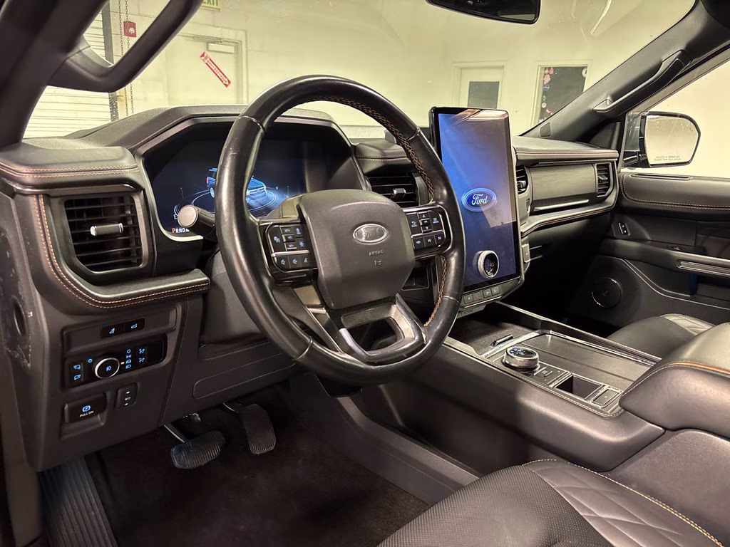 2023 Black Metallic Ford Expedition Max Platinum RWD SUV