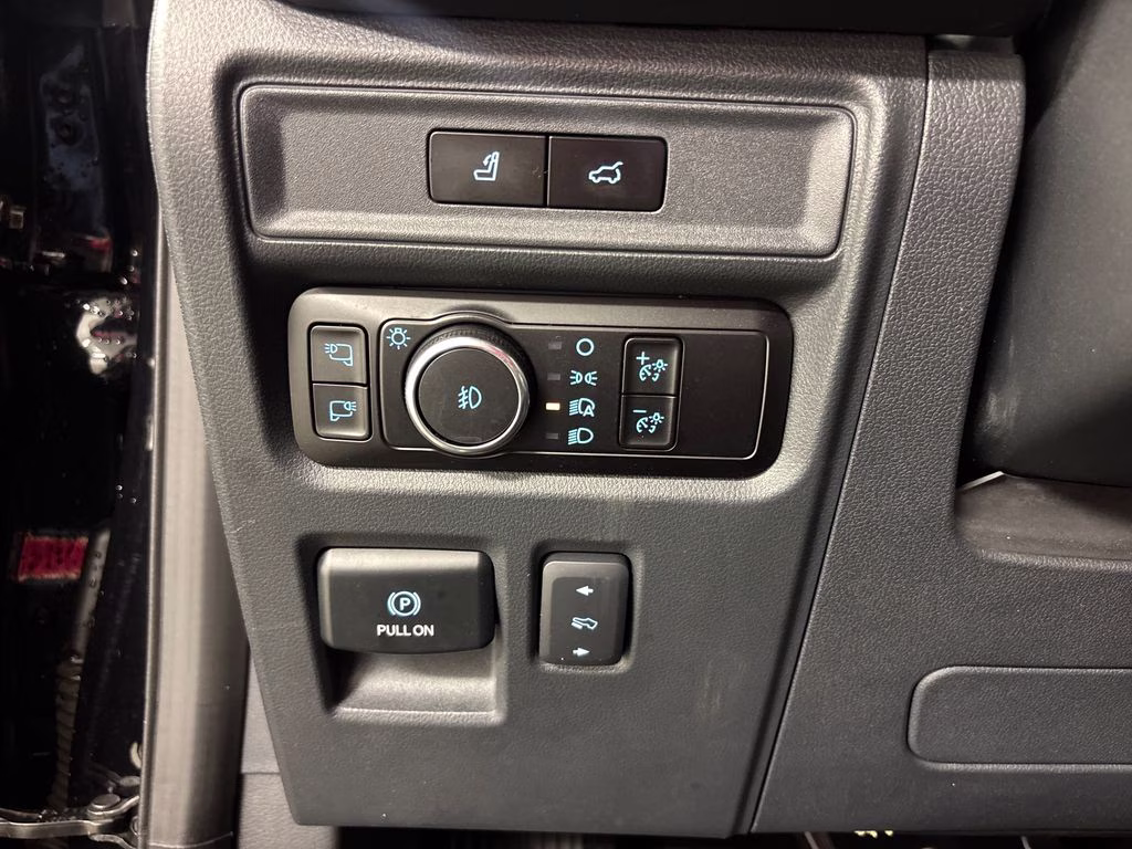 2023 Black Metallic Ford Expedition Max Platinum RWD SUV