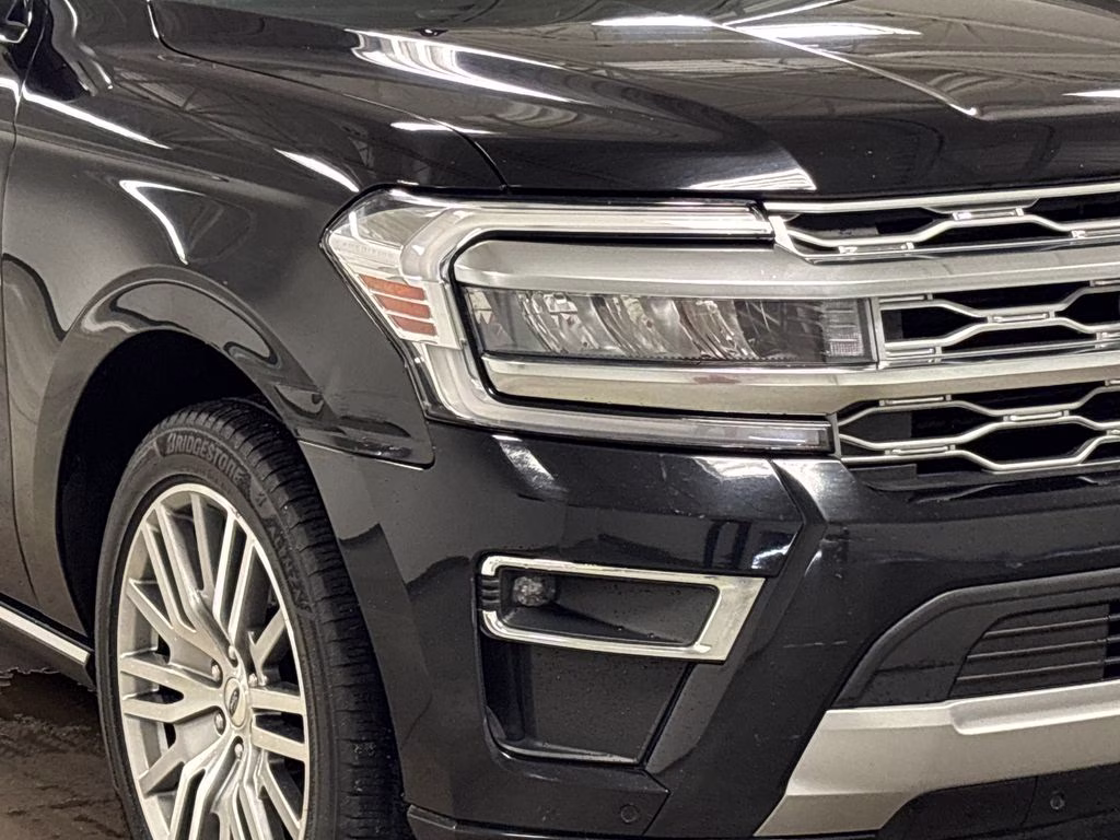 2023 Black Metallic Ford Expedition Max Platinum RWD SUV