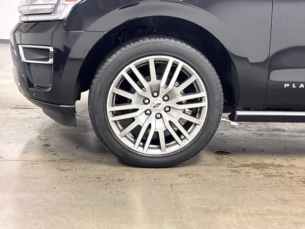 2023 Black Metallic Ford Expedition Max Platinum RWD SUV