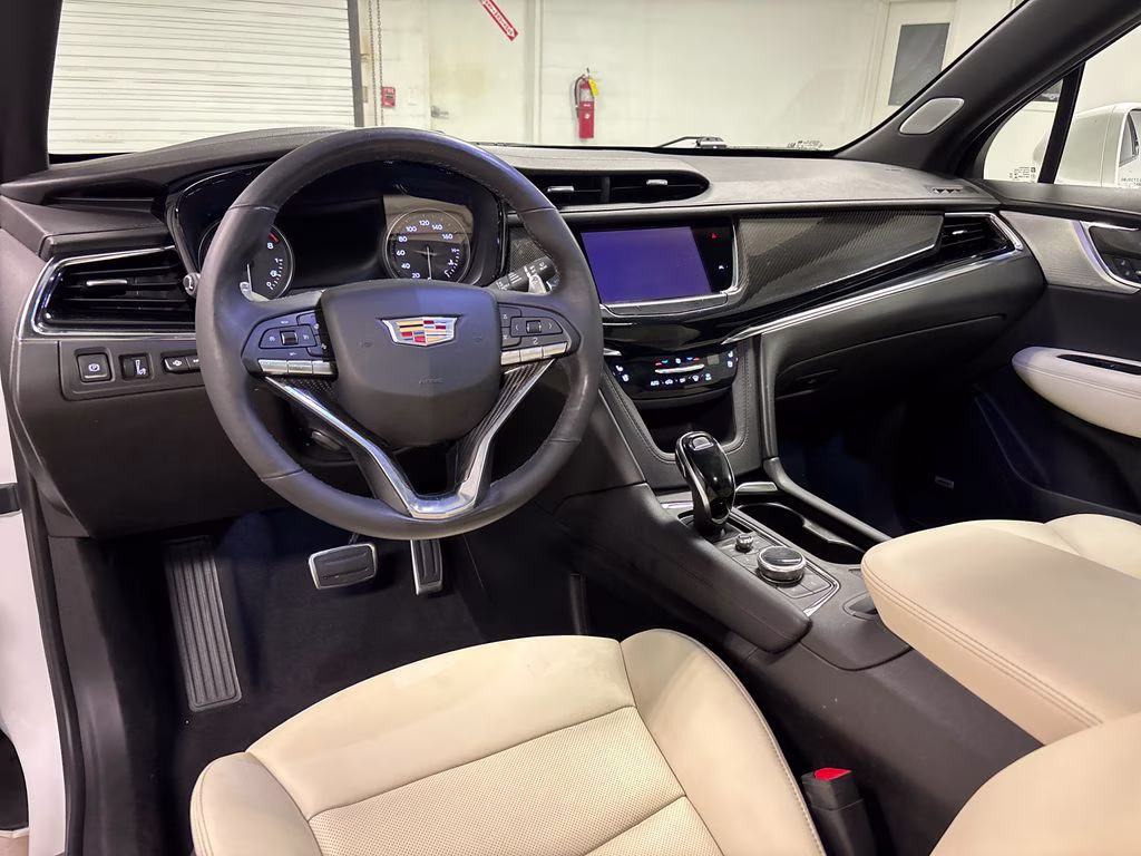 2020 Crystal White Tricoat Cadillac XT6 Sport AWD SUV