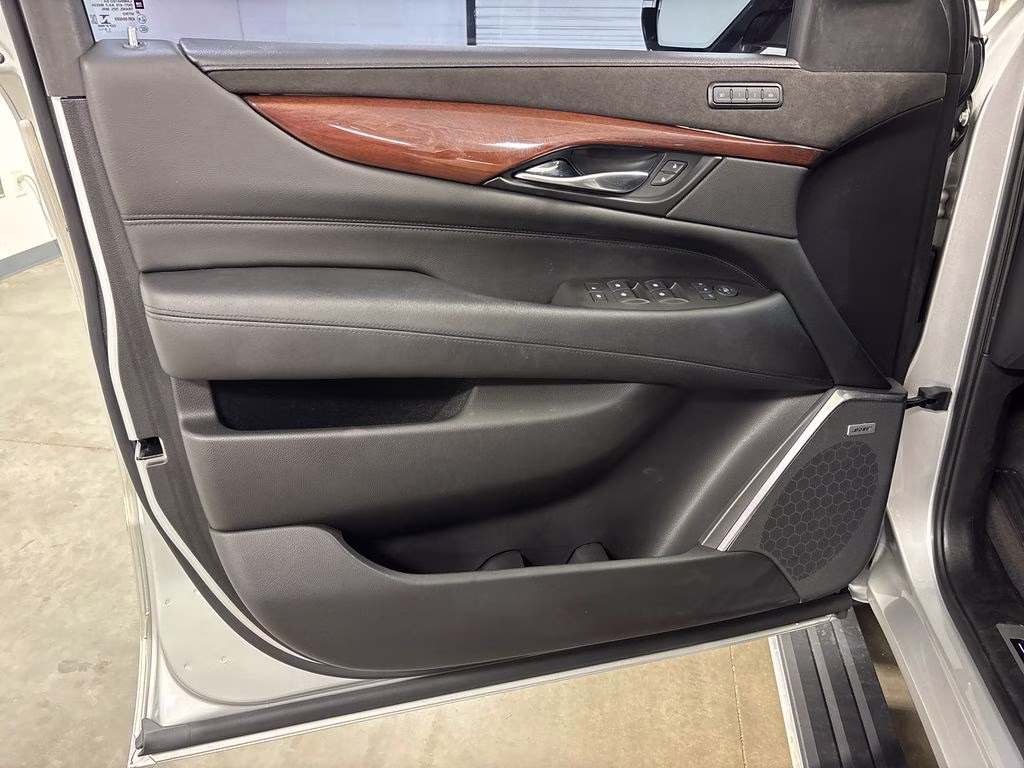 2020 Radiant Silver Metallic Cadillac Escalade Premium Luxury 4X4 SUV