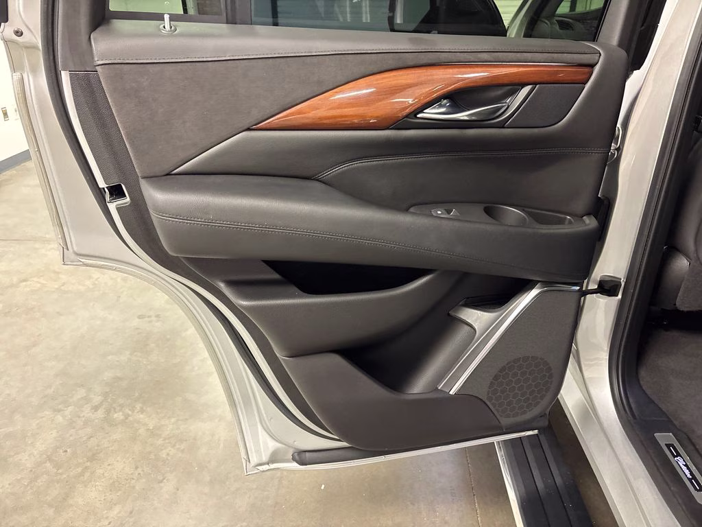 2020 Radiant Silver Metallic Cadillac Escalade Premium Luxury 4X4 SUV