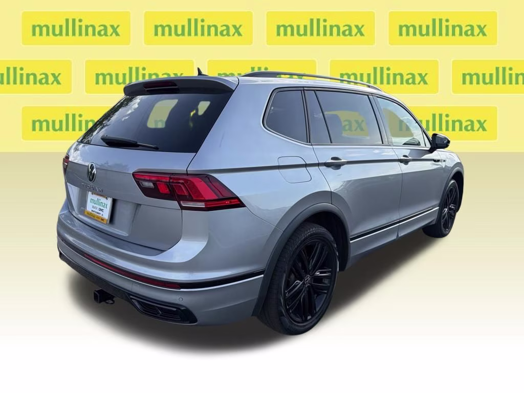 2022 Pyrite Silver Metallic Volkswagen Tiguan 2.0T SE R-Line Black FWD SUV