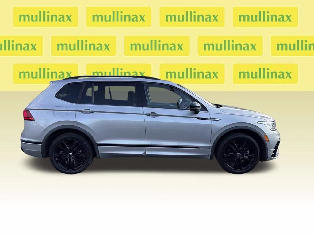 2022 Pyrite Silver Metallic Volkswagen Tiguan 2.0T SE R-Line Black FWD SUV