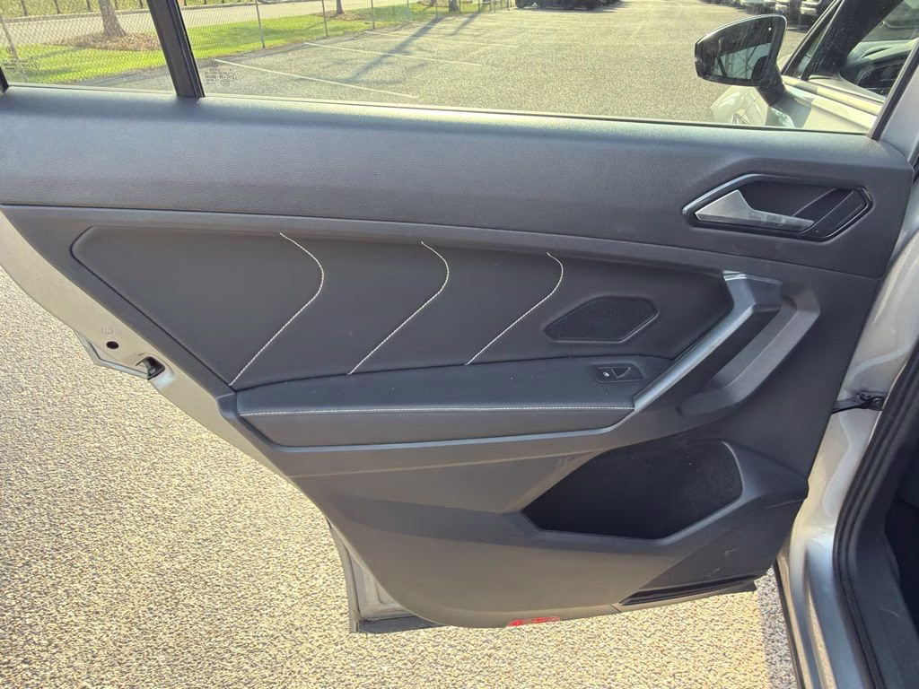 2022 Pyrite Silver Metallic Volkswagen Tiguan 2.0T SE R-Line Black FWD SUV
