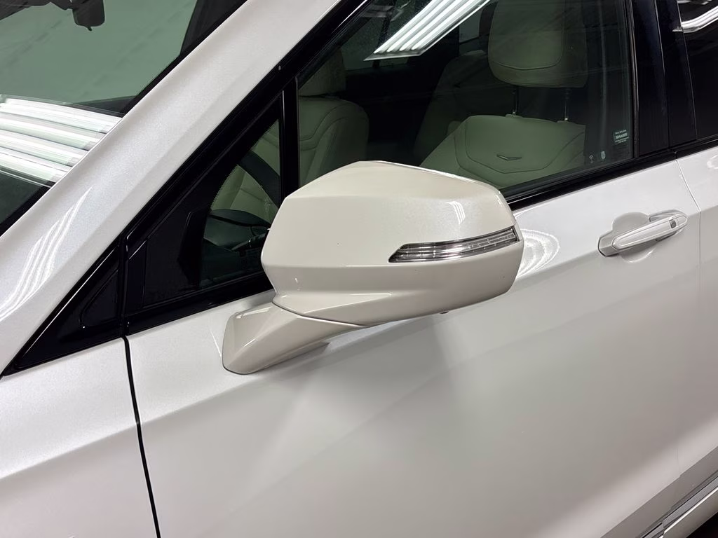 2020 Crystal White Tricoat Cadillac XT6 Sport AWD SUV