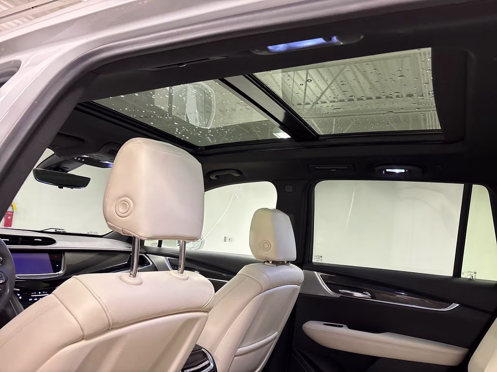2020 Crystal White Tricoat Cadillac XT6 Sport AWD SUV