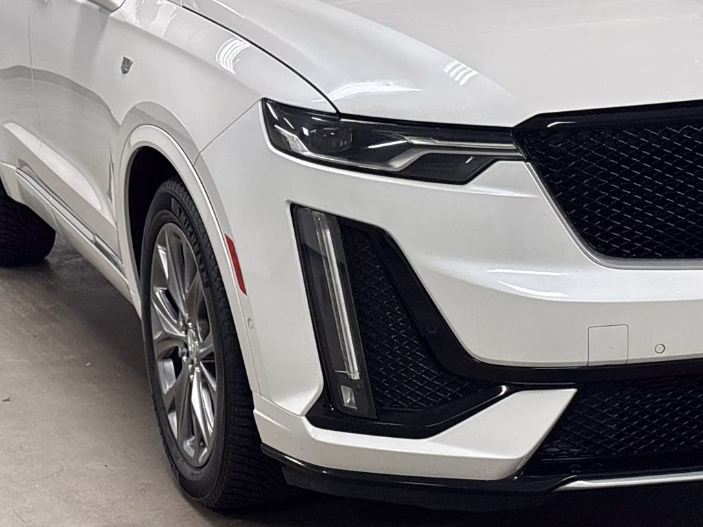 2020 Crystal White Tricoat Cadillac XT6 Sport AWD SUV