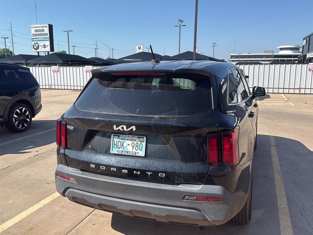 2022 Ebony Black Kia Sorento LX FWD SUV