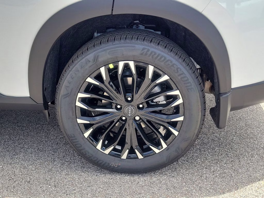 2026 Everest White Pearl Tricoat Nissan Rogue Dark Armor AWD SUV