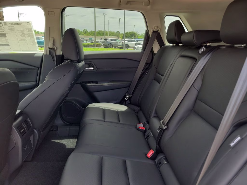 2026 Everest White Pearl Tricoat Nissan Rogue Dark Armor AWD SUV