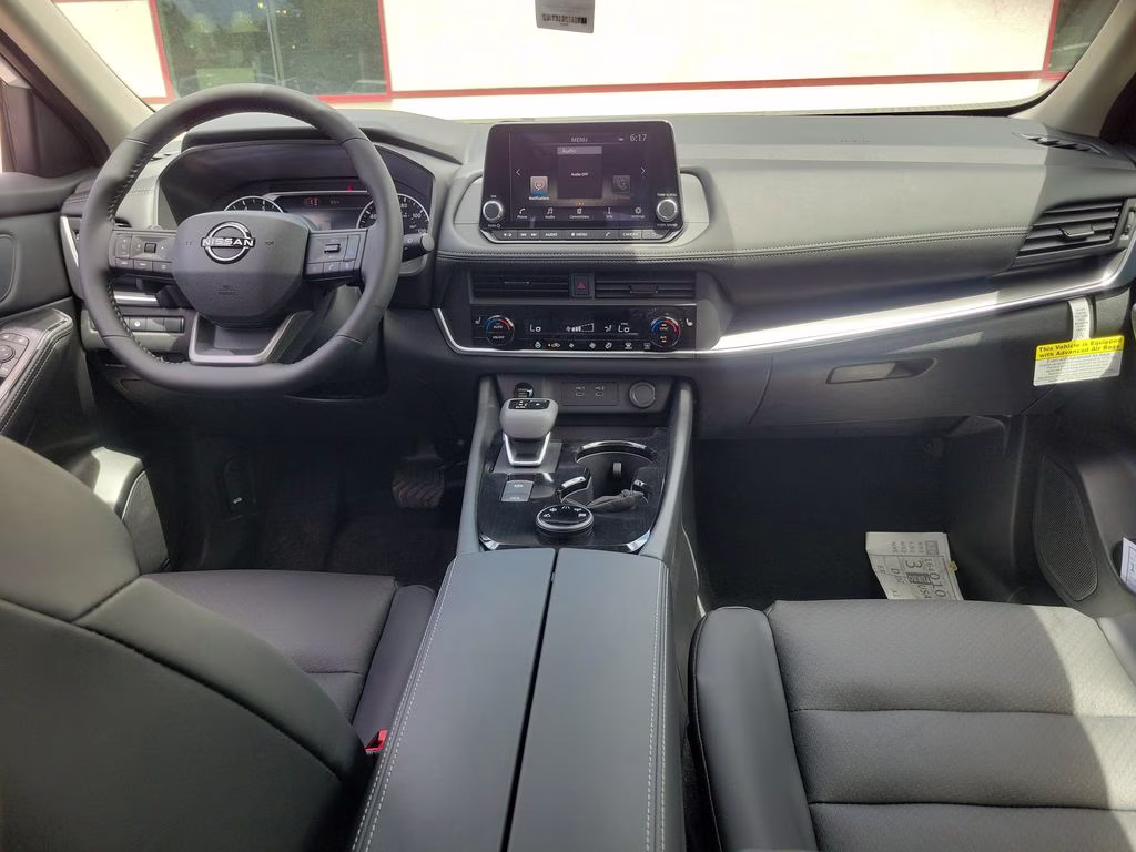 2026 Everest White Pearl Tricoat Nissan Rogue Dark Armor AWD SUV