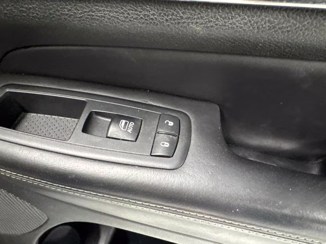 2015 Brilliant Black Crystal Pearlcoat Jeep Grand Cherokee Overland 4X4 SUV