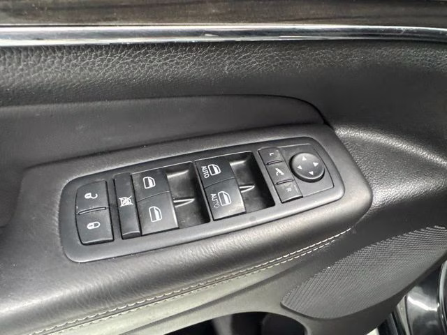 2015 Brilliant Black Crystal Pearlcoat Jeep Grand Cherokee Overland 4X4 SUV