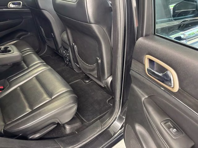2015 Brilliant Black Crystal Pearlcoat Jeep Grand Cherokee Overland 4X4 SUV