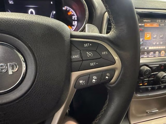 2015 Brilliant Black Crystal Pearlcoat Jeep Grand Cherokee Overland 4X4 SUV