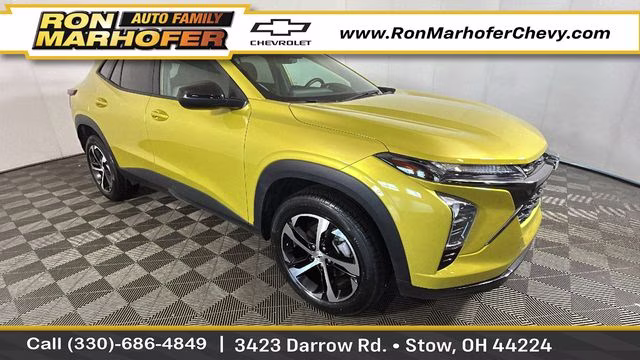 2024 Nitro Yellow Metallic Chevrolet Trax 1RS FWD SUV