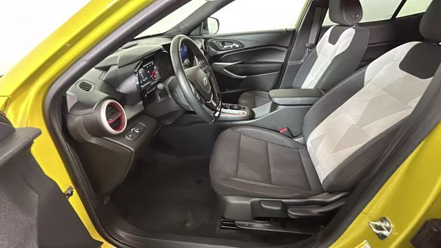 2024 Nitro Yellow Metallic Chevrolet Trax 1RS FWD SUV