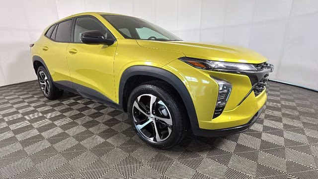 2024 Nitro Yellow Metallic Chevrolet Trax 1RS FWD SUV