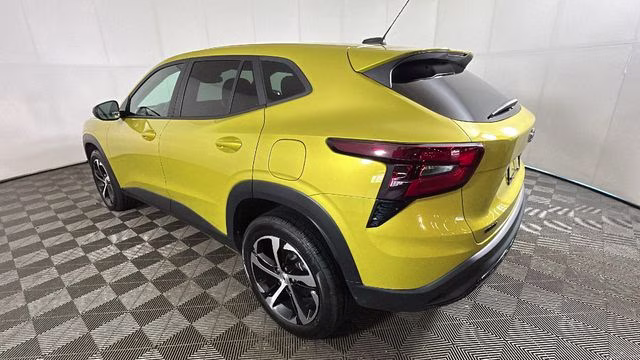 2024 Nitro Yellow Metallic Chevrolet Trax 1RS FWD SUV