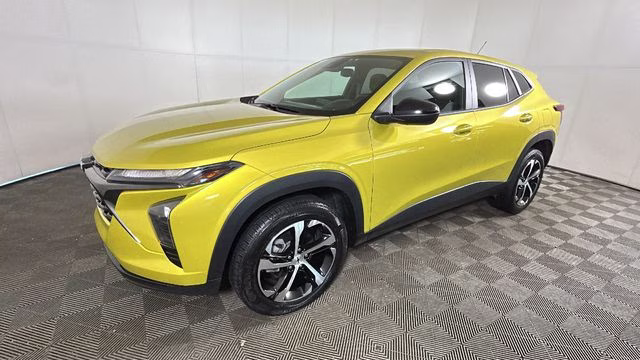 2024 Nitro Yellow Metallic Chevrolet Trax 1RS FWD SUV