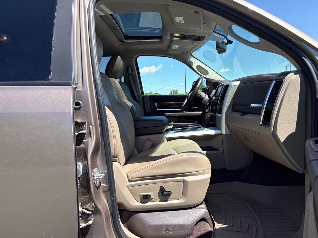 2010 Austin Tan Pearlcoat/Light Graystone Pearlcoat Dodge 2500 Laramie 4X4 Truck