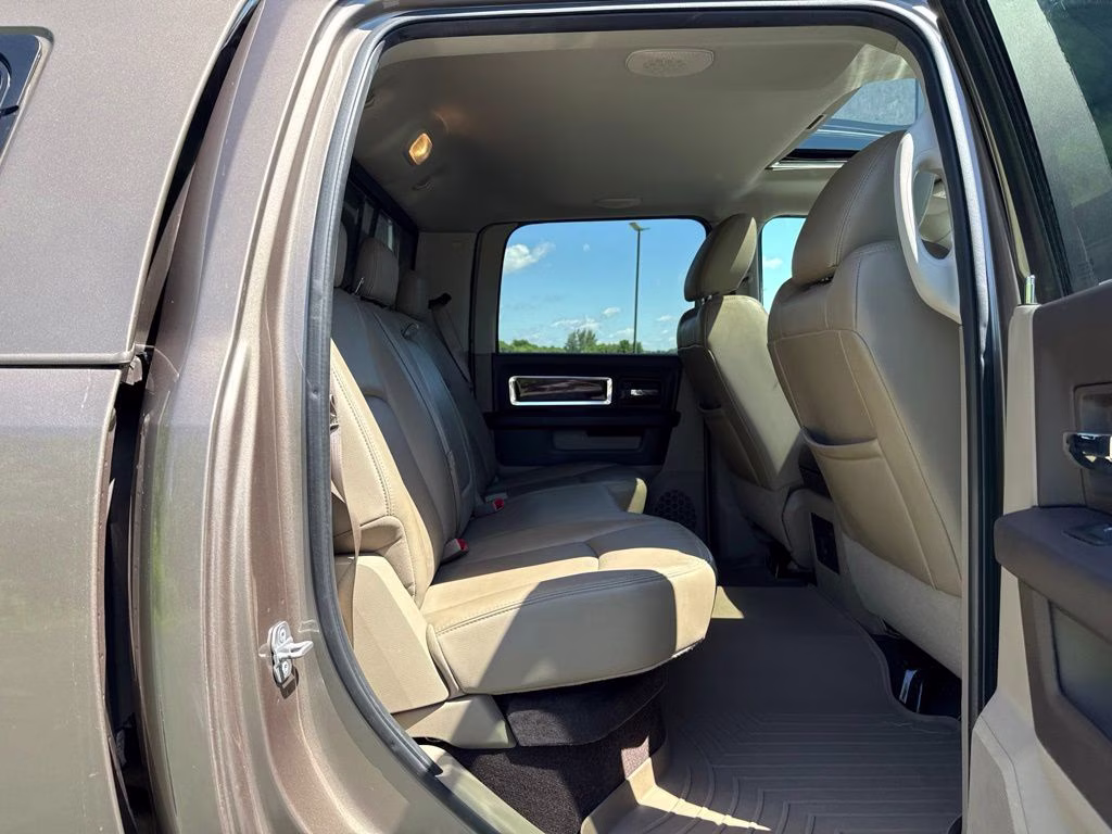 2010 Austin Tan Pearlcoat/Light Graystone Pearlcoat Dodge 2500 Laramie 4X4 Truck
