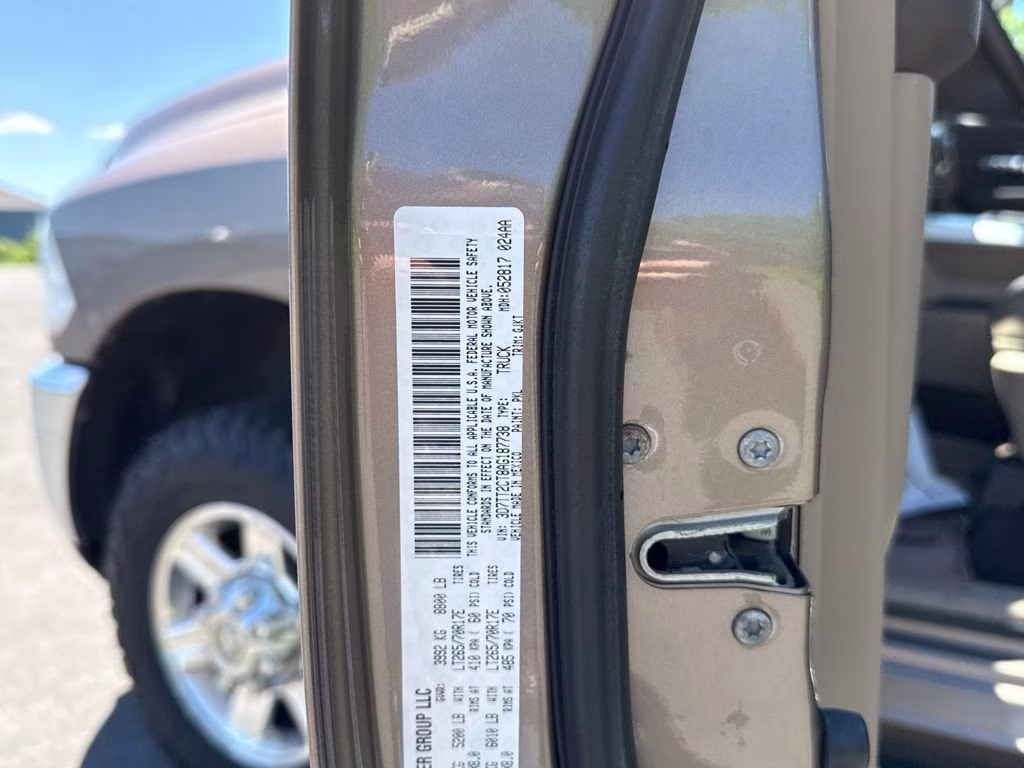 2010 Austin Tan Pearlcoat/Light Graystone Pearlcoat Dodge 2500 Laramie 4X4 Truck