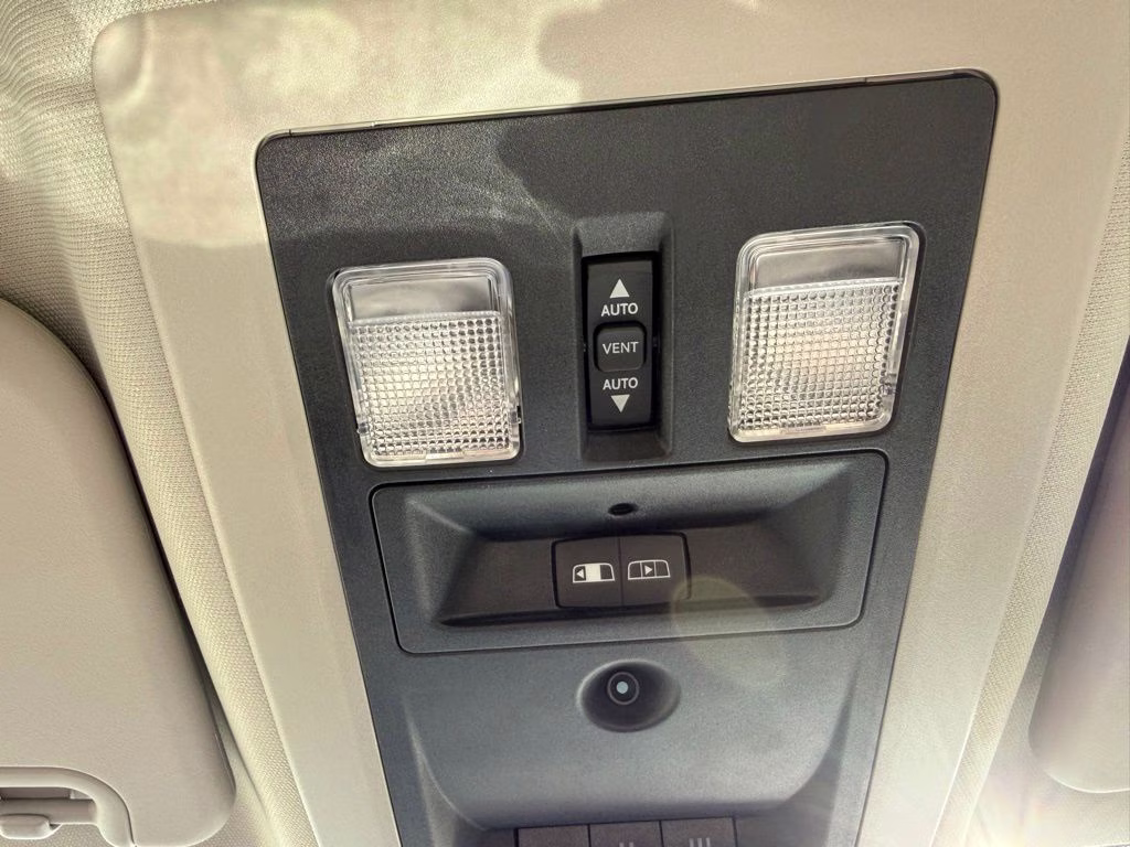 2010 Tan Pearl Dodge 2500 Laramie 4X4 Truck