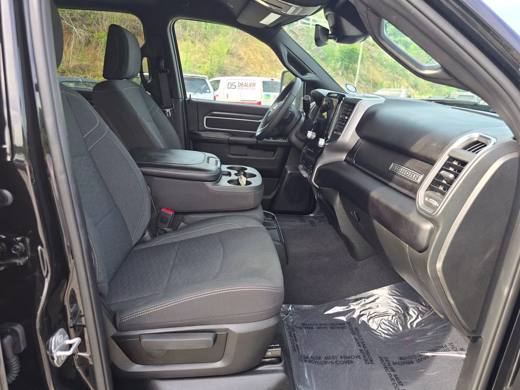 2025 Diamond Black Crystal Pearlcoat Ram 2500 Big Horn 4X4 Truck