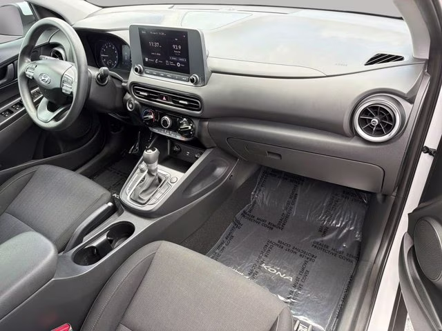2023 Lunar White Hyundai Kona SEL FWD SUV