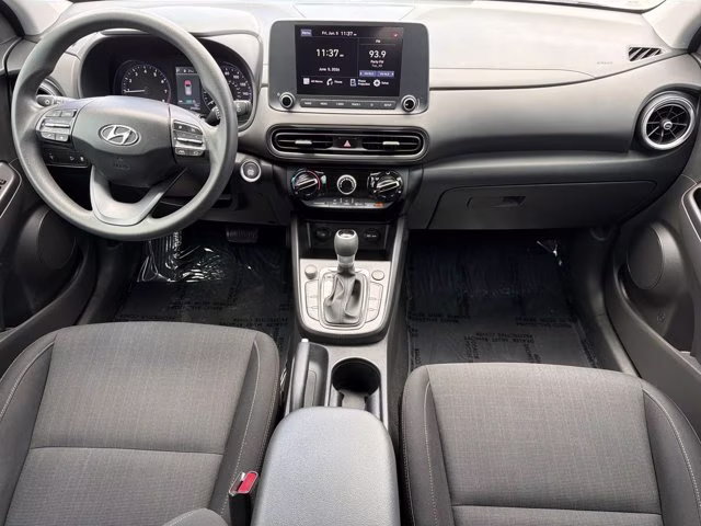 2023 Lunar White Hyundai Kona SEL FWD SUV