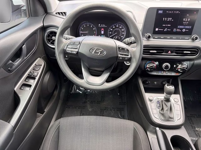 2023 Lunar White Hyundai Kona SEL FWD SUV