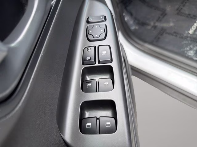 2023 Lunar White Hyundai Kona SEL FWD SUV