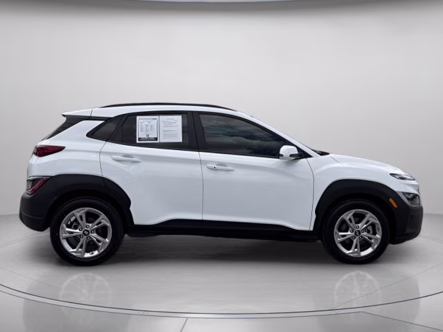 2023 Lunar White Hyundai Kona SEL FWD SUV