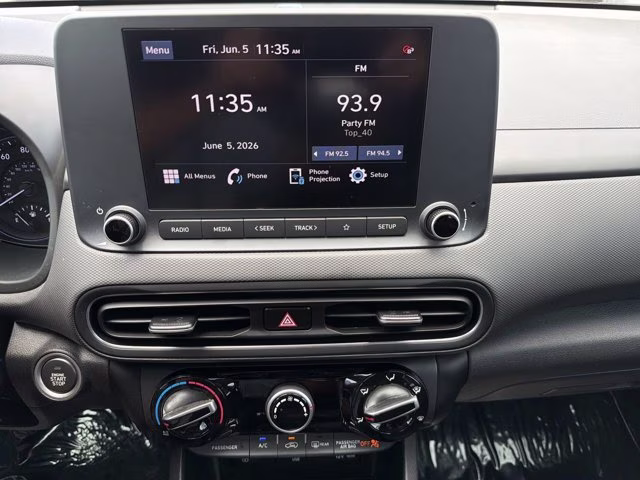 2023 Lunar White Hyundai Kona SEL FWD SUV