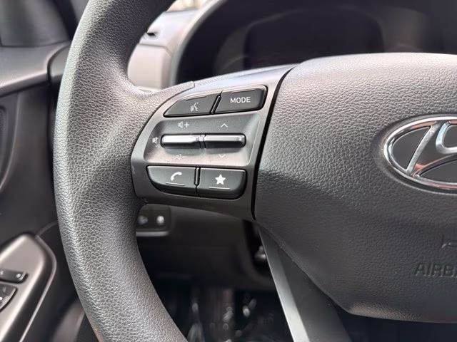 2023 Lunar White Hyundai Kona SEL FWD SUV