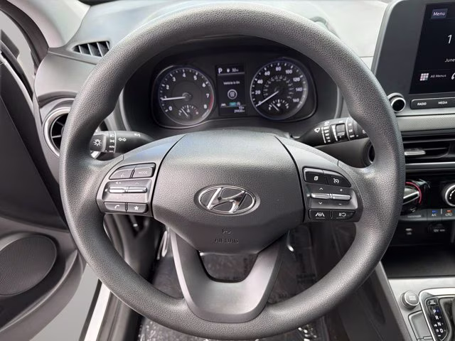 2023 Lunar White Hyundai Kona SEL FWD SUV