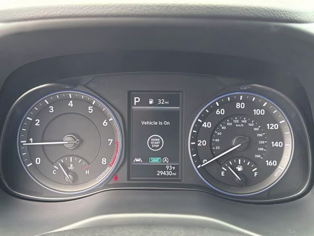 2023 Lunar White Hyundai Kona SEL FWD SUV