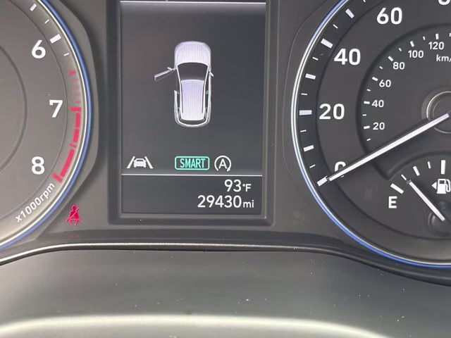 2023 Lunar White Hyundai Kona SEL FWD SUV
