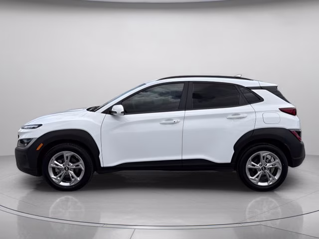 2023 Lunar White Hyundai Kona SEL FWD SUV