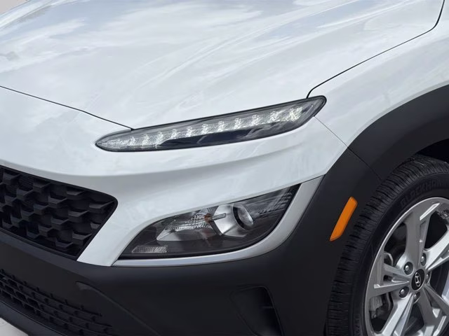 2023 Lunar White Hyundai Kona SEL FWD SUV