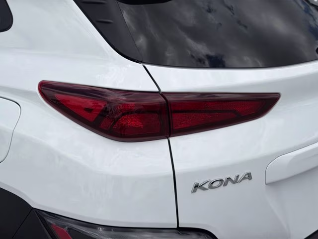 2023 Lunar White Hyundai Kona SEL FWD SUV