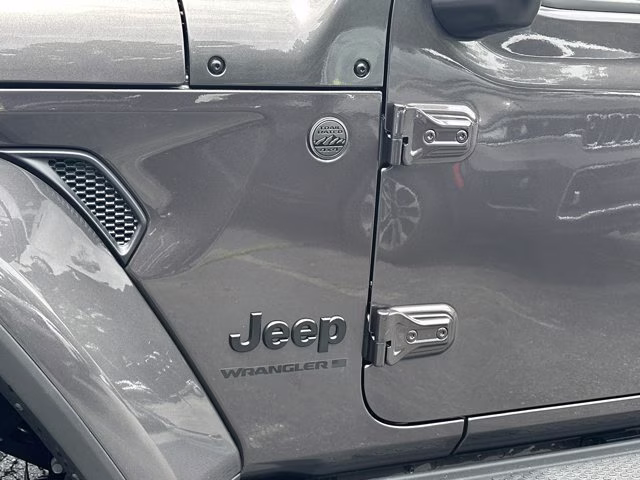 2026 Granite Crystal Metallic Clearcoat Jeep Wrangler Sahara 4X4 Convertible