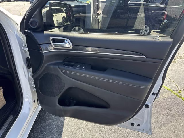 2015 Bright White Clearcoat Jeep Grand Cherokee Overland 4X4 SUV
