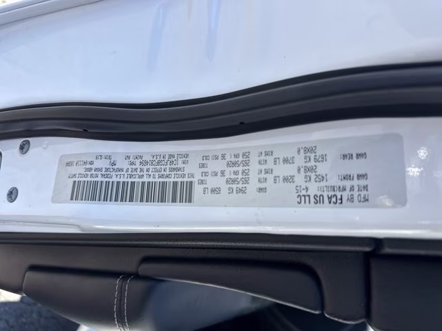 2015 Bright White Clearcoat Jeep Grand Cherokee Overland 4X4 SUV