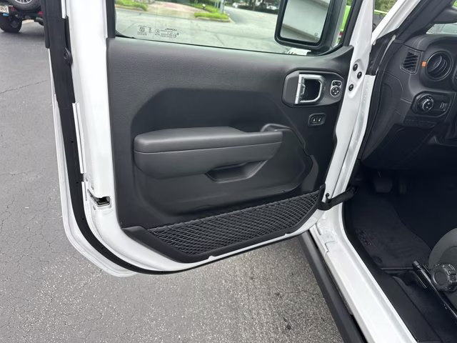 2026 Bright White Clearcoat Jeep Gladiator Mojave 4X4 Truck