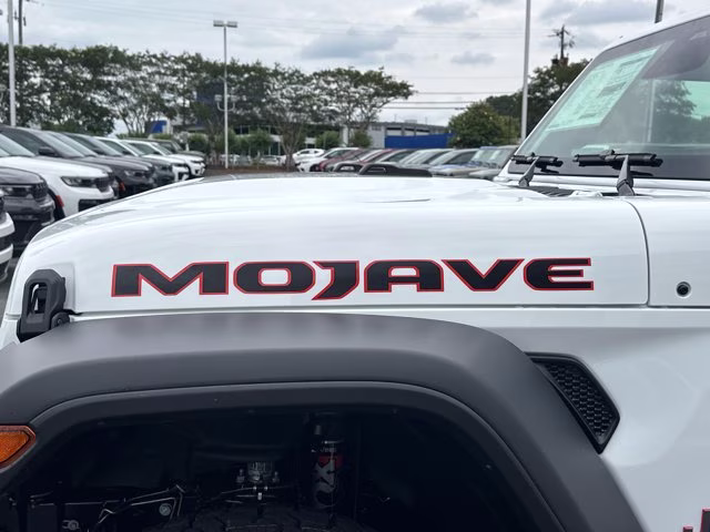 2026 Bright White Clearcoat Jeep Gladiator Mojave 4X4 Truck