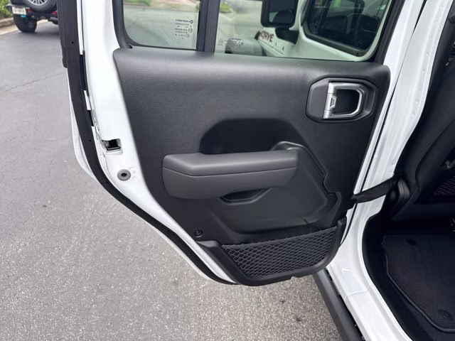 2026 Bright White Clearcoat Jeep Gladiator Mojave 4X4 Truck